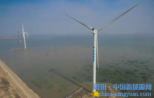                                                                                                                                                                     	　　坐落在天津滨海新区南港工业区内的南港海上风电场一期首批５台风力发电机，日前正式并网发电。本月底前，剩余１３台风机也将全部并网