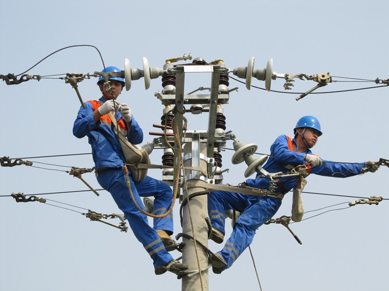 　　遼寧電力加快撫順電網(wǎng)建設步伐，十三五期間規(guī)劃投資63.1億元，為撫順新一輪的振興發(fā)展做出積極貢獻。下面跟小編一起來了解一下遼寧電力加快撫順電網(wǎng)建設步伐的具體情況，希望對大家有幫助