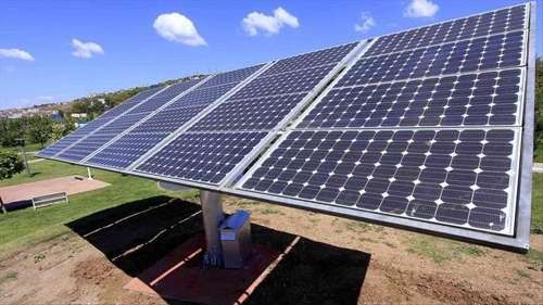 原标题：中国丝绸之路基金投资迪拜太阳能项目             根据领先的ACWA Power声明，中国丝绸之路基金将收购阿联酋700兆瓦(MW)迪拜电力和水务局(DEWA)集中太阳能发电(CSP)项目24.01%的股权。发电厂和海水淡化厂的开发商，业主和运营商