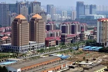 原标题：绿色能源——中国投资新标地            许江风 改革开放40年来，中国经济的高速发展离不开基础设施大规模投资的拉动。投资作为投资、消费、出口经济发展三驾马车之首，对中国经济的发展具有重大影响