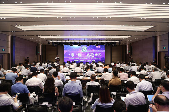 2018年7月26日,为纪念中国有电136周年,中国电力企业联合会(以下简称“中电联”)举办2018年“中国电力主题日”活动,以“一带一路,点亮世界”为主题,向社会各界集中展示了电力企业在推动“一带一路”建设中做出的努力和贡献。
活动主会场设在北京,分会场设在老挝