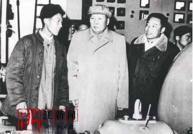 　　用水发电，不浪费，好　　1960年3月13日，毛泽东来到金华。翌日，在中共金华地委书记李学智的陪同下，毛泽东视察了金华双龙水电站