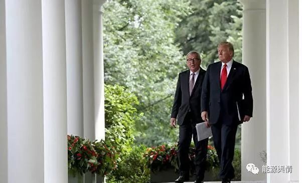 原标题：舆情观察 | 欧洲将成为美国液化天然气大买家            欧洲将成为 美国液化天然气大买家 纽约与休斯顿（彭博社）--欧盟委员会主席在一次旨在避免跨大西洋贸易战的会议上向美国总统特朗普表示，欧洲将建造更多港口来进口美国液化天然气。 特朗普提到，美国页岩潮释放了前所未有的大量供热和发电厂燃料