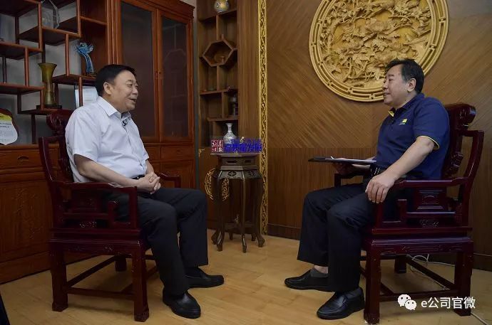 原标题：累计分红近200亿！这公司在上海、香港、美国、澳洲都上市,年营收1500亿！            今年7月10日发布的最新的《财富》中国500强排行榜上，兖州煤业以营业收入151227.8百万元，排名第54位，煤炭行业排名第二位，仅次于中国神华。 “与同行相比，兖州煤业有安全高效的煤炭开采核心技术；有煤气化、煤液化的核心技术；有国际和国内两个市场统筹的发展路径