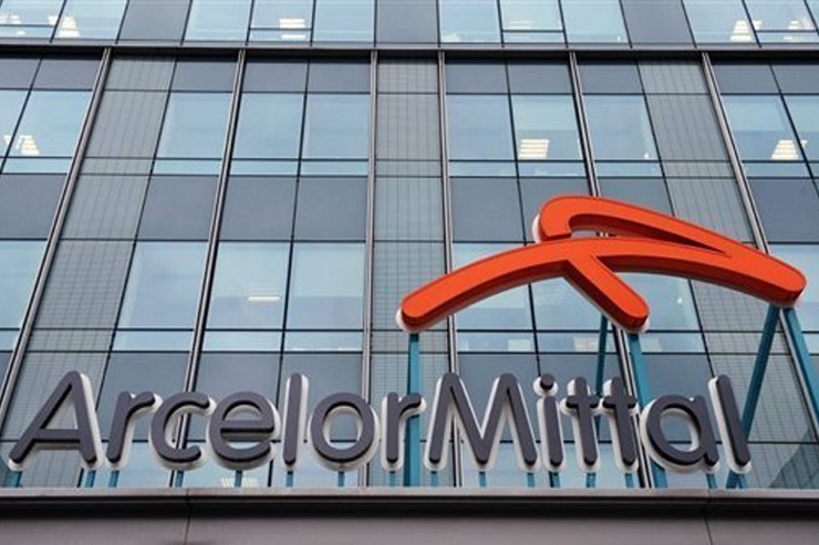 	                    	【电缆网讯】加拿大最大的钢铁制造商ArcelorMittal Dofasco负责人表示，如果政府不反击美国关税，公司可能不得不解雇1000名工人并重新审查7.5亿加元（5.64亿美元）的投资。		ArcelorMittal Dofasco首席执行官Sean Donnelly周二在渥太华告诉立法者，加拿大不应动摇其计划，以抵制美国对钢铁进口征收的25％的关税