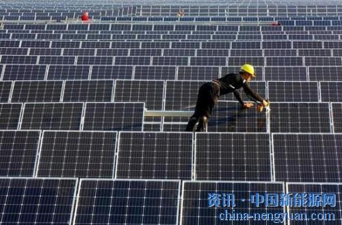                                                                                                                                                                     	　　PV InfoLink的消息显示，7月30日晚，印度财政部税务局正式宣布：根据印度贸易救济总局（DGTR）提出的最终建议，自7月30日开始对中国、马来西亚及其他已开发国家的太