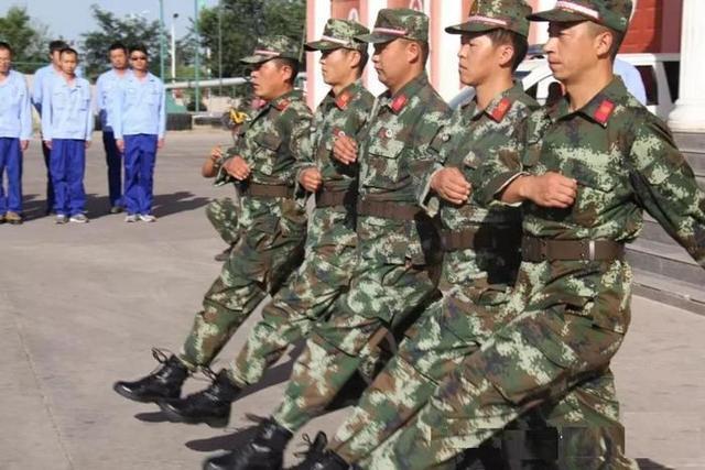 原标题：能源行业开展庆“八一”活动  重视安置复转军人            “八一”建军节来临之际，我国能源行业各地各集团开展了形式多样的活动，庆祝中国人民解放军建军91周年，共叙军民鱼水情。为深切缅怀革命先烈的丰功伟绩，继承和发扬中国人民解放军光荣传统，在建军91周年之际，我国能源行业的各个集团公司开展庆“八一”活动，并重视安置复转军人