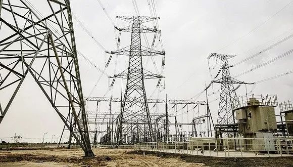 原标题：电量电价双升 华能国际上半年净利增1.7倍            上半年能源消费较快增长，二季度以来，煤炭、电力和天然气消费淡季不淡特征明显。  自2016年、2017年连续两年净利下滑后，作为中国最大火电上市公司的华能国际（600011.SH），此次交出的上半年“成绩单”终于录得正向增长