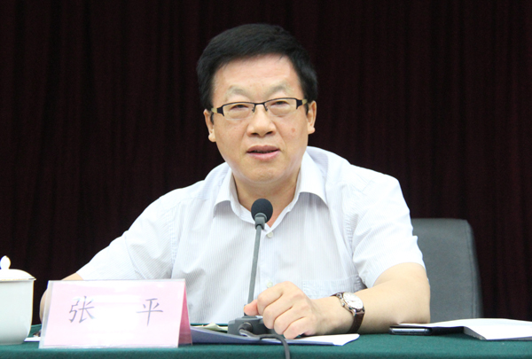 原标题：山西原副省长张平：贪腐和煤老板是黑金时代的产物，反腐是救人             山西——这个传奇的三晋之地，不仅是华夏文明的摇篮，也因为孕育出了诸多名人志士而扬名于天下。然而，近些年，这个中国煤炭能源主产地，却因为煤老板、塌陷式反腐而闻名全国