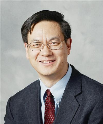 	中国储能网讯：纳米和能源有什么关联？纳米技术可能带动能源新的革命？十一届埃尼“前沿能源奖”对纳米发电机应用于新时代能源的前景给予充分肯定，并将该奖授予中国科学院外籍院士、欧洲科学院院士、中国科学院北京纳米能源与系统研究所所长王中林，这也是对其“纳米发电机之父”地位的认可。	 	埃尼奖（Eni Award）被誉为世界能源领域的“诺贝尔奖”， 与计算机界图灵奖、数学界的菲尔兹奖及沃尔夫奖等并称为各自领域的最高奖项