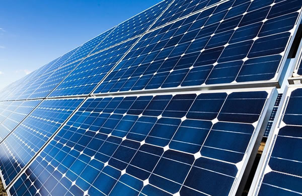                                         	　　台湾光伏分析机构EnergyTrend公布的数据显示，光伏供应链价格进一步下跌，尽管可能趋于稳定。特别是单晶硅已出现价格下跌，但多晶硅模块的价格仍然比较稳定