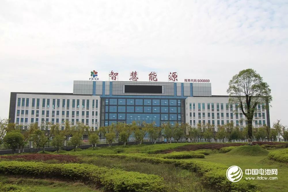 原标题：业绩│智慧能源上半年营收81.67亿元 三元锂电规划产能超17GWh            智慧能源2018年半年度实现营业收入81.67亿元，同比增长3.76%；净利润2.22亿元，同比增长106.42%，每股收益0.1元。  智慧能源（600869）12日晚间公告，公司2018年半年度实现营业收入81.67亿元，2017年同期78.71亿元，同比增幅3.76%；净利润2.56亿元，同比增长105.07%，归属于上市公司股东净利润2.22亿元，同比增长106.42%，归属于上市公司股东扣非净利润