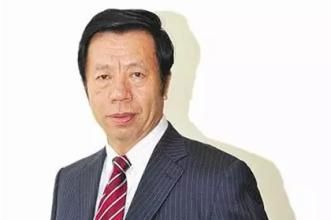 原标题：山西首富或被国有化？这事很大！            “财道”观察： 随着地方国资背景的巨无霸——山东枣矿集团拟对美锦集团实施战略入股，有可能导致上市公司美锦能源（000723）控股股东及实际控制人发生变动。山西首富姚俊良家族一手打造的山西第一大民营企业美锦集团，其控股权正悄然生变，山西首富“让位”国资？   一 美锦能源成就山西首富 姚俊良，男，1953年出生于山西太原清徐县，山西焦炭大王姚巨货的继承人，现任山西美锦能源集团有限公司董事长，中国民营企业家