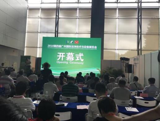 　　广州国际洁净展吹起环境洁净风　　随着下游行业对洁净技术要求的逐渐提高，洁净室工程服务企业逐渐发展起来。我国国民经济在迅速发展，而环境则面临着前所未有的挑战，如何保证社会的可持续性发展？我国相继制定了一系列的政策措施，这些政策同时推动着我国洁净行业的发展