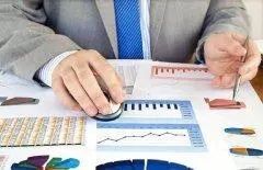 原标题：微软股价涨逾3%创历史新高 美股全线上涨            提示：    回顾历史的长河，全球经济的发展一直是由生产力和生产关系的相互作用推动。从发明蒸汽机、发电机、计算机，再到因特网的广泛应用，新的科技浪潮一直主导着生产力和生产关系的大调整，并不断涌现出新的产业，促进社会进步