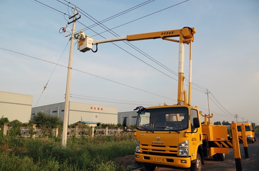 				7月下旬至8月上旬，受持续高温天气影响，国家电网公司供区内，北京、河北、山东、江苏等19个省级电网最大负荷创历史新高。公司充分发挥电网调节作用，最大程度增加电力供应，保障客户安全可靠用电