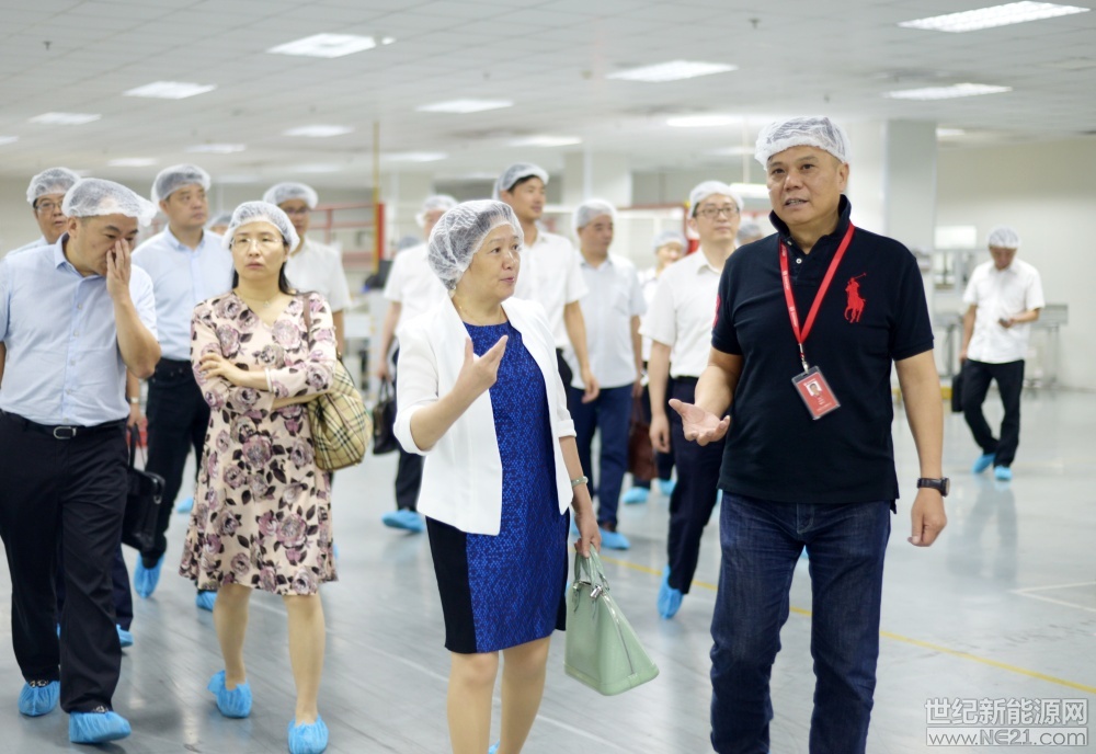 &nbsp; &nbsp; &nbsp; &nbsp; 8月24日，常州银监分局党委书记、局长陈惠莲一行来到常州经开区，围绕当前形势下全区的经济发展状况及发展中遇到的问题展开调研。区领导周永强、冯旭江，常州11家银行分行长及支行长出席调研座谈会，赛拉弗副董事长朱武忠、副总裁杨勇作为企业代表参加会议