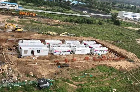 	中国储能网讯：近日，内蒙古新丰热电公司AGC储能调频项目1号、2号接连顺利完成投入运行，内蒙古新丰热电公司成为蒙能集团发电单位中正式投运AGC储能系统的企业。		近日，公司AGC储能调频项目工地接连传来喜讯，继8月18日1号储能项目168顺利完成投入运行后，8月22日2号机AGC储能项目168也顺利通过，公司成为蒙能集团发电单位中正式投运AGC储能系统的企业