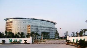	                    	【电缆网讯】8月27日晚间，*ST凯迪(000939)披露了2018年半年报。根据半年报，今年1-6月，*ST凯迪实现营业收入13.95亿元，同比下降37.35%；净利润亏损9.61亿元，上年同期则盈利1.28亿元；基本每股收益-0.24元