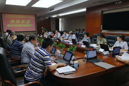 　　【中国仪表网 仪表研发】日前，&ldquo;十三五&rdquo;国家重点研发计划 &ldquo;地球观测与导航&rdquo;专项&ldquo;红外发射谱段空间辐射基准载荷技术&rdquo;项目启动会在中国科学院上海技术物理研究所召开。&nbsp;&nbsp;　　当前，利用卫星开展气候变化研究需要甄别每百年不到1K的温度变化，这就涉及到建立卫星红外辐射测温计量基准的问题