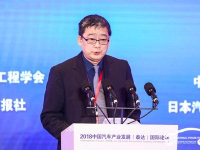 	中国储能网讯：在今天（9月1日）开幕的中国汽车产业发展（泰达）国际论坛上，科学技术部高新技术发展及产业化司副司长续超前表示：“我们国家新能源汽车从产业来看，产业比较分散，产品技术水平参差不齐，缺少明星车型和国际高端品牌。”		续超前认为，虽然我国新能源汽车产销量已经在世界领先，但占产销总量只有3%的新能源汽车却分散在200多家汽车企业
