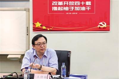 	中国储能网讯：比亚迪是中国自主品牌汽车的一个经典代表，尤其是其在新能源汽车方面走过的路，做出的成绩，既说明改革开放的艰辛和挑战，又彰显了中国改革开放所取得的伟大成绩。		创始人王传福能有今天的成就，与深圳开放的市场环境密切相关，也与中国政府不断鼓励创新密切相关