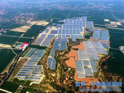                                                                                                                                                                     	　　打桩机进场钻孔已完成4680多个，合计585组，灌桩班组已灌注桩2944个，合计368组。截至目前，寿阳光伏发电应用领跑基地2号项目已完成全部前期工作，全面进入了设备安装阶段