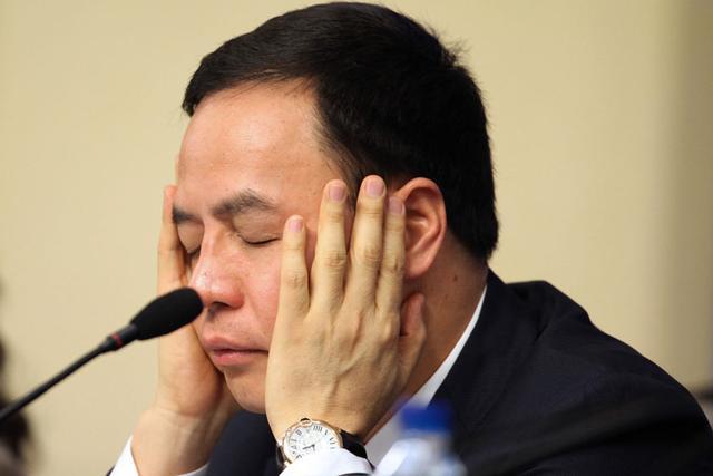 原标题：最悲催的中国首富：三年身家蒸发近千亿，如今他还能否卷土重来？             “移动能源时代已经全面到来。”在2018年国际太阳能光伏与智慧能源论坛，汉能创始人李河君这样说到