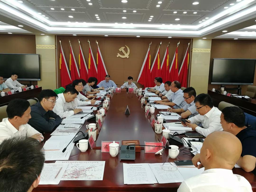 	中国储能网讯：9月4日上午，三峡集团党组成员、副总经理王良友一行拜访内蒙古乌兰察布市市委书记杜学军。双方就进一步深化新能源领域项目开发合作深入交换了意见