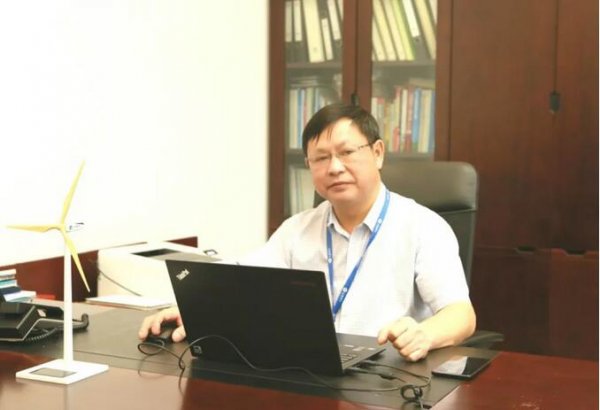 2018年,随着多个省份分散式风电规划逐步落地,分散式风电装机有望达到100万千瓦,在上海电气风电集团市场总监刘琦看来,这仅是个开始。随着配套政策与市场环境的逐步完善,分散式风电在未来将大有作为