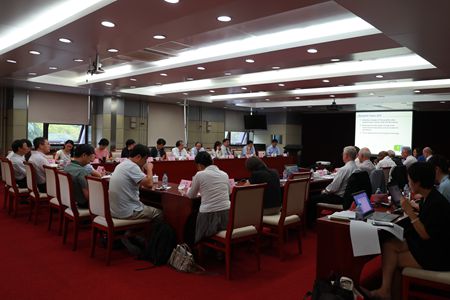 　　【中国仪表网 仪表会议】8月30日，国际计量局终身荣誉局长泰瑞&middot;奎恩在中国计量科学研究院(以下简称中国计量院)宣读了经7位国际计量界顶级专家讨论形成的最终咨询意见，为期3天的中国计量院国际咨询委第10次会议圆满结束。&nbsp;&nbsp;　　参加本次会议的7名国际咨询委委员，包括国际计量局(BIPM)局长马丁&middot;米尔顿，国际计量委员会(CIPM)副主席、美国国家标准技术研究院(NIST)前院长威利&middot;梅，CIPM副主席、德国联邦物理技术研究院(PTB)院长约阿希