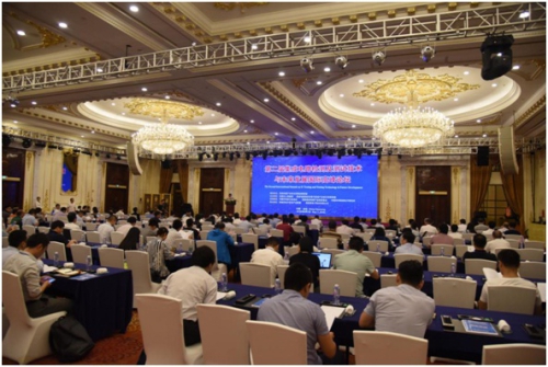 　　【中国仪表网 仪表会议】9月7日，第二届集成电路检测及测试技术与未来发展国际高峰论坛在江苏南通举办。此次高峰论坛由集成电路产业技术创新战略联盟指导，由中国半导体行业协会、国家集成电路产业投资基金支持，由南通市人民政府与集成电路测试仪器与装备产业技术创新联盟合主办，由南通市电子信息产业联盟与通富微电股份有限公司联合承办