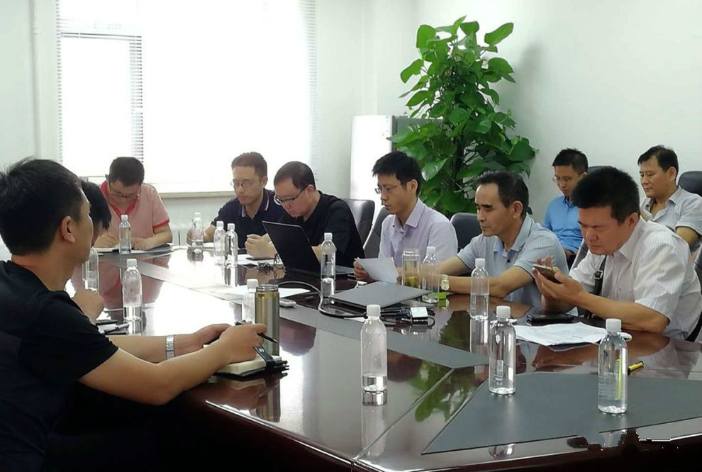 　　【中国仪表网 仪表会议】2018年8月27日，中国计量协会召开了&ldquo;实施强制管理的统一计量器具目录(轨道衡)征求意见&rdquo;座谈会，就&ldquo;实施强制管理的统一计量器具目录(征求意见稿)&rdquo;听取制造企业意见。来自中国计量协会、轨道衡骨干制造企业的代表20余人参加了会议