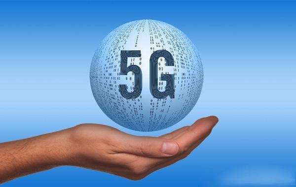 原标题:研报精选|通信行业上半年业绩承压,关注5G产业链投资机会 研报精选,为你挖掘研报精华,助你占领先机。 1.东北证券:通信行业上半年业绩承压,关注5G产业链投资机会 2018年H1通信行业业绩承受较大压力