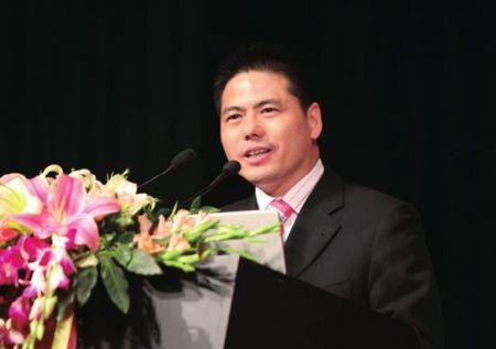 
	
                    
	9月18日至20日，以“在第四次工業(yè)革命中打造創(chuàng)新型社會”為主題的2018夏季達(dá)沃斯論壇將在天津梅江會展中心隆重舉行。遠(yuǎn)東控股集團(tuán)創(chuàng)始人、董事局主席、黨委書記蔣錫培受邀參會并發(fā)言