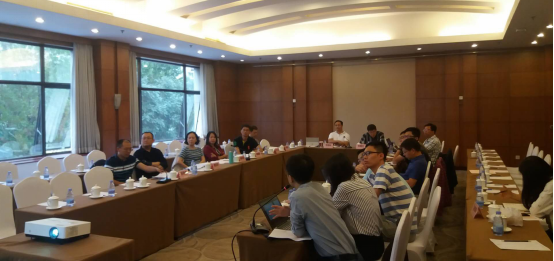 	中国储能网讯：9月18日，为顺利推进国家重点研发计划示范工程顺利实施，由国网吉林电力公司、中国电力科学研究院承担的课题四、五在北京召开了“电化学储能在吉林电网典型应用工程示范推进会”。课题组邀请了太原理工大学、中科院电工所、华北电力大学等多位行业权威专家组成评审专家组，对本项目进行技术指导