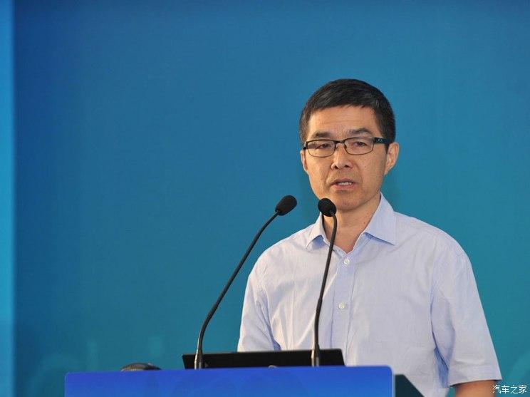 	中国储能网讯：“防范以后的电动汽车起火，首先要剔除企业里的害群之马，其次是政府对于能量密度的提升节奏要更加稳健，最后，技术提升的方向没有错，但要综合衡量。”9月17日，中国科学院院士、清华大学教授欧阳明高在清华大学-星星充电共建新能源汽车“风光气储充”综合试验示范平台落成仪式上，向汽车之家表达了上述观点
