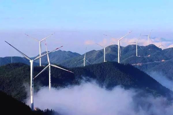                                         	　　江西遂川清秀项目于2018年9月29日16:18分一次带电成功。自开工以来，项目部克服了工程紧、海拔高、气候恶劣等诸多不利因素，顺利完成了电器设备的安装调试，充分发挥了新能源&ldquo;一次把事情做好&rdquo;的精神