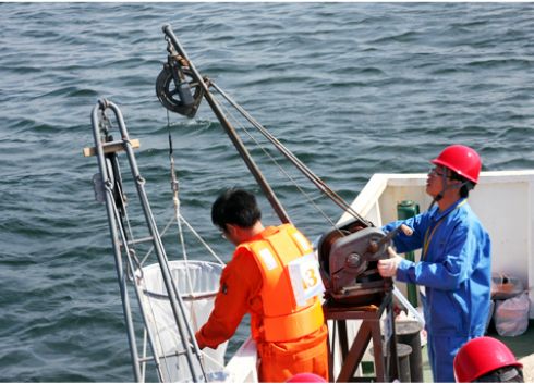 　　【中国仪表网 仪表产业】8月30日，江苏南通海门市海洋环境监测站通过江苏省质量技术监督局审核，正式获得批准CMA计量认证。&nbsp;&nbsp;　　根据资质认定证书，海门市海洋环境监测站被授权的检测能力范围为海洋环境一类 3项20个参数，包括pH值、盐度、悬浮物、溶解氧、化学需氧量、氨氮、亚硝酸盐-氮、硝酸盐-氮、活性磷酸盐、活性硅酸盐、石油类、水深、水温、透明度、水色、风向、风速、气压、气温、相对湿度等参数