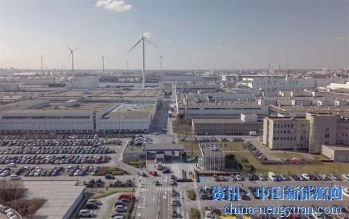                                                                                                                                                                     	　　沃尔沃汽车上周表示，15000块太阳能电池板被安装在比利时根特的汽车工厂，标志着开启了公司全球制造业务的第一个太阳能阵列。	　　该装置是该公司努力到2025年实现全球气候