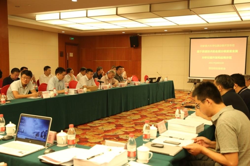 　　【中国仪表网 仪表研发】2018年9月19日，中国环境监测总站牵头承担的国家重大科学仪器设备开发专项&ldquo;基于质谱技术的全组分痕量重金属分析仪器开发和应用示范(2011YQ060100)&rdquo;项目在浙江杭州顺利通过科技部科技评估中心组织的综合验收。&nbsp;&nbsp;　　本项目总经费5449万元，其中中央财政国拨经费3049万元，自筹经费2400万元