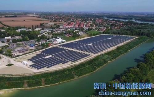                                                                                                                                                                     	匈牙利的太阳能公园。来源：GCL-SI		　　总部位于保加利亚的EPC公司Solarpro Holding AD为瑞士MET集团(MET Group)在匈牙利建立了21-M