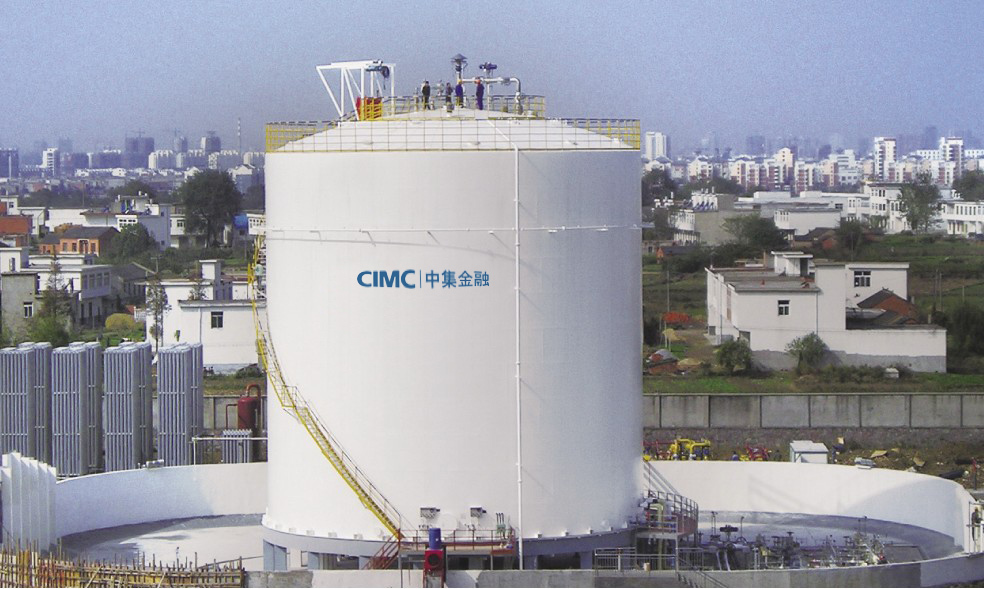 原标题：能化市场观察：中石油单方面调涨多地气价，“供需自主协商”宛若空文             1. 2018年8月份天然气运行简况  据统计，8月份天然气产量128亿立方米，同比增长9.6%；天然气进口量107亿立方米，同比增长38.9%；天然气表观消费量232亿立方米，同比增长21.6%。  1-8月份，天然气产量1036亿立方米，同比增长6%；天然气进口量789亿立方米，同比增长38.6%；天然气表观消费量1804亿立方米，同比增长18.2%