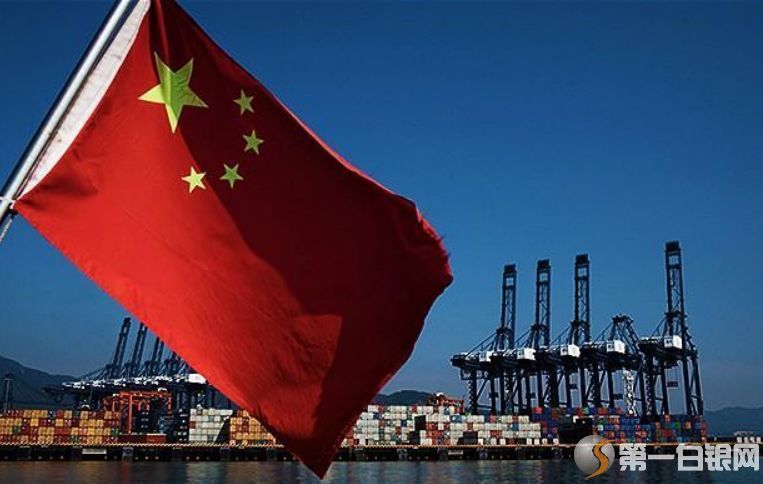 原标题：中国或弃用美国液化天然气！俄罗斯渔翁得利，特朗普能源梦碎了？            摘要：特朗普惹祸？中国或弃用美国液化天然气，俄罗斯背后捡了个便宜？ 中国弃用美国液化天然气！  【第一白银网】讯：去年中国从美国购买了360万吨液化天然气，但是今年美国向中国的出口已稳步下降，八月份前没有超过1百万吨。 不过，特朗普在9月份对300多种中国商品征收了25%的税