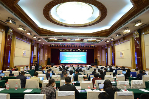 原标题：内蒙古投资者集体接待日活动成功举行 26家上市公司近百位高管出席            　　全景网10月11日讯 “互动感受诚信 沟通创造价值——2018内蒙古地区上市公司投资者网上集体接待日暨内蒙古地区上市公司董监高培训”活动本周四在内蒙古呼和浩特市举办，26家上市公司近百位企业高管参加本次活动，通过全景网互动平台与投资者进行了热烈高效的互动交流。                  本次内蒙古辖区上市公司网上集体接待日活动以“互动感受诚信 沟通创造价值”为主题，由内蒙古上市公司协会主办，深圳市全