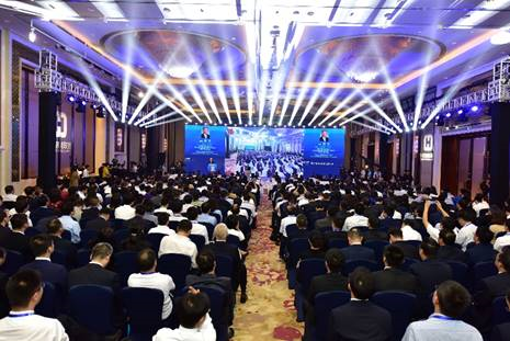 　　10月11日，由国家科技部、工业和信息化部、交通运输部、国资委以及国家能源局指导，中国氢能源及燃料电池产业创新战略联盟(以下简称中国氢能联盟)举办的“2018年中国氢能源及燃料电池产业高峰论坛”在海南省海口市召开。　　此次论坛是于2018年2月成立的中国氢能联盟举办的第一次行业盛会