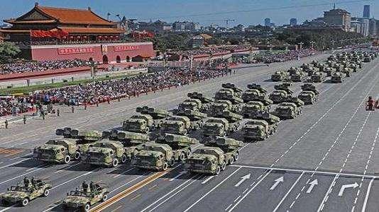 原标题：23个国家都没能做到，最后中国毅然接手，德媒嘲讽却被狠狠打脸！            中国的发展过程是十分心酸，可以说从上个世纪开始就一直受到美国的打压，当然美国的策略并没有错，但从现在的情况就可以看出，中国已然成为俄罗斯之后美国最大的对手，但压制我国在各方面就是西方主要的目标，由于很多先进的技术和设备都被美国为首国家控制，中国仅仅能依靠大笔的美元去购买，像是万吨级别起重器就是我国迫切需要的一个，西方国家不仅仅是针对中国坐地起价，而且德国媒体还公然的嘲笑中国“人傻钱多”，面对这种十分屈辱的事情，我