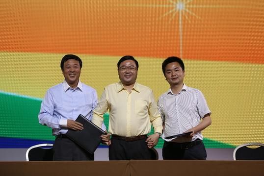 原标题:江西首富的跌宕人生:用两万块起家,身价曾达400亿,如今却被捕 古人云:眼见他起高楼,眼见他宴宾客,眼见他楼塌了。江西首富彭小峰二十年,正是这样