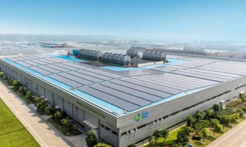 原标题:协鑫智慧能源80%资产注入霞客环保,第5家公司上市即将成行 华夏能源网(微信号:hxny100)获悉,10月15日晚间,霞客环保发布公告称,公司当日与上海其辰投资管理有限公司(以下简称:上海其辰)签署了《霞客环保购买资产意向书》,拟以非公开发行股份、支付现金、资产置换或多种方式相结合等方式收购上海其辰持有的协鑫智慧能源股份有限公司(以下简称:协鑫智慧能源)80%股权。 至此,已经酝酿近三年的协鑫智慧能源借壳霞客环保登陆A股,再迈出关键一步