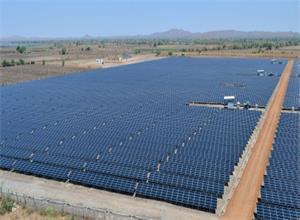 原标题:DESRI宣布收购First Solar100兆瓦光伏项目 近日,D. E. Shaw Renewable Investments(下文简称DESRI)宣布已签署协议,从First Solar收购位于加利福尼亚州克恩县的100MW的Willow Springs光伏项目。 据了解,该项目的收购条款尚未对外披露